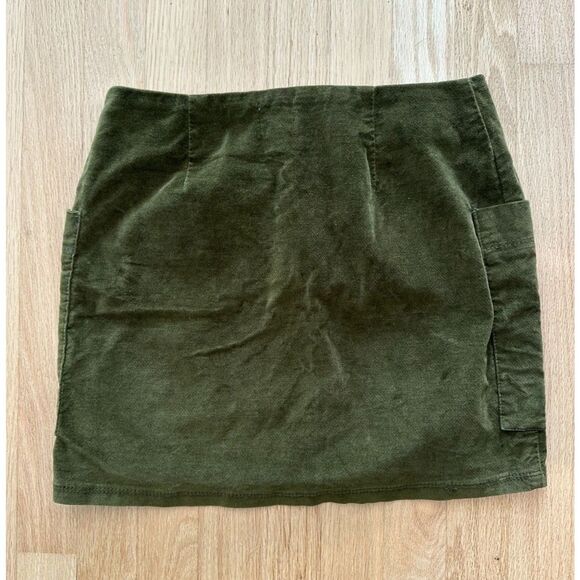 BDG Urban Outfitters Dark Olive Green Velvet Corduroy Mini Skirt size Small - Picture 2 of 5